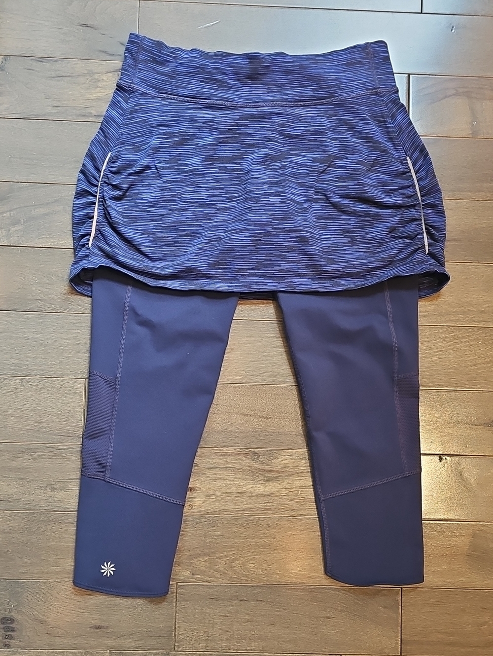 Athleta Skirted Leggings, Capri Leggings With Attached Skirt, Small, Navy
